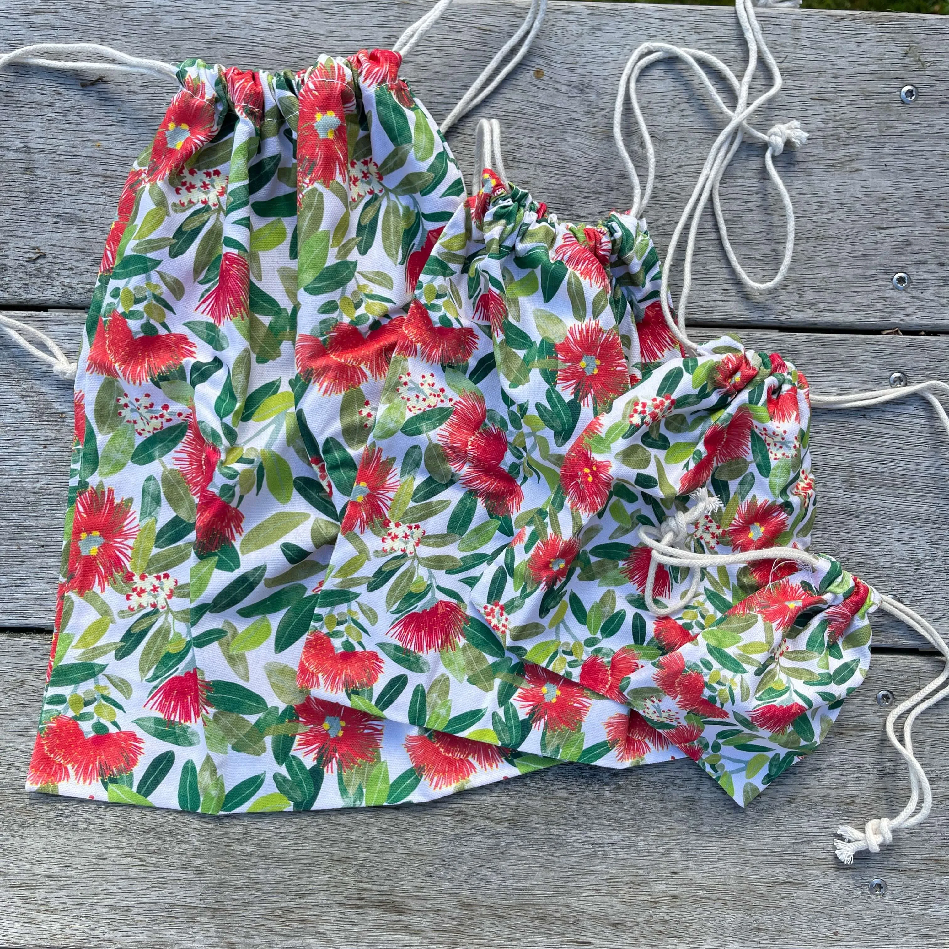 Pōhutukawa Print Drawstring Bag Set